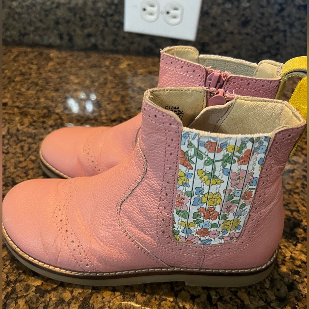 Mini Boden pink boots size 31, excellent condition, worn maybe 10x